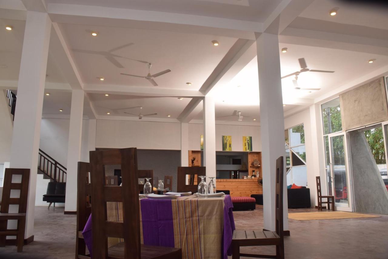 Mira Whales Resort Mirissa Exterior foto