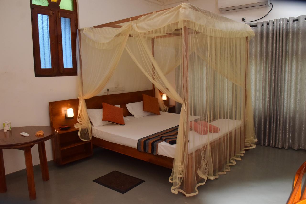 Mira Whales Resort Mirissa Exterior foto